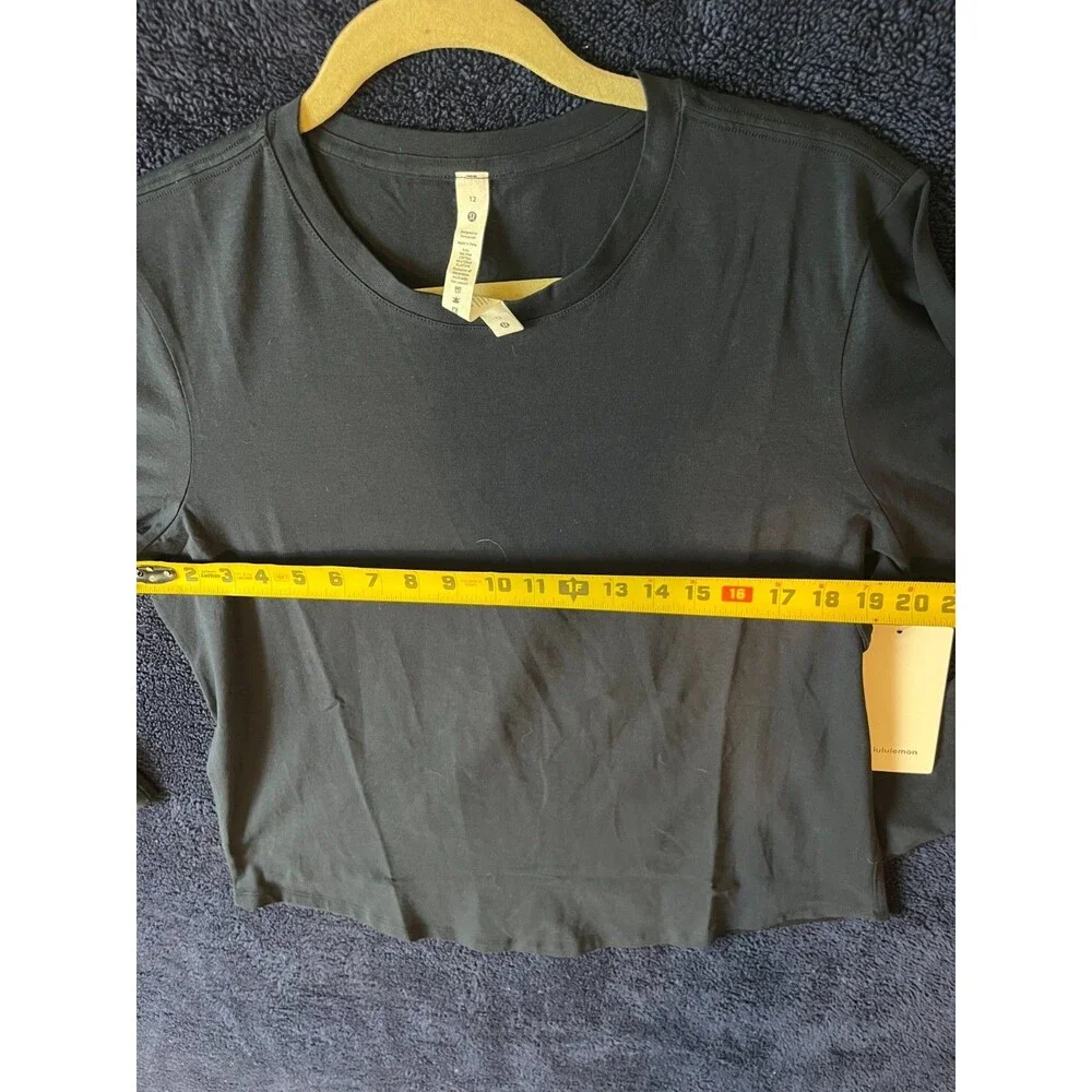 lululemon athletica comes nwt